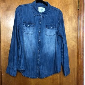 Denim button up. Never worn. Size L.